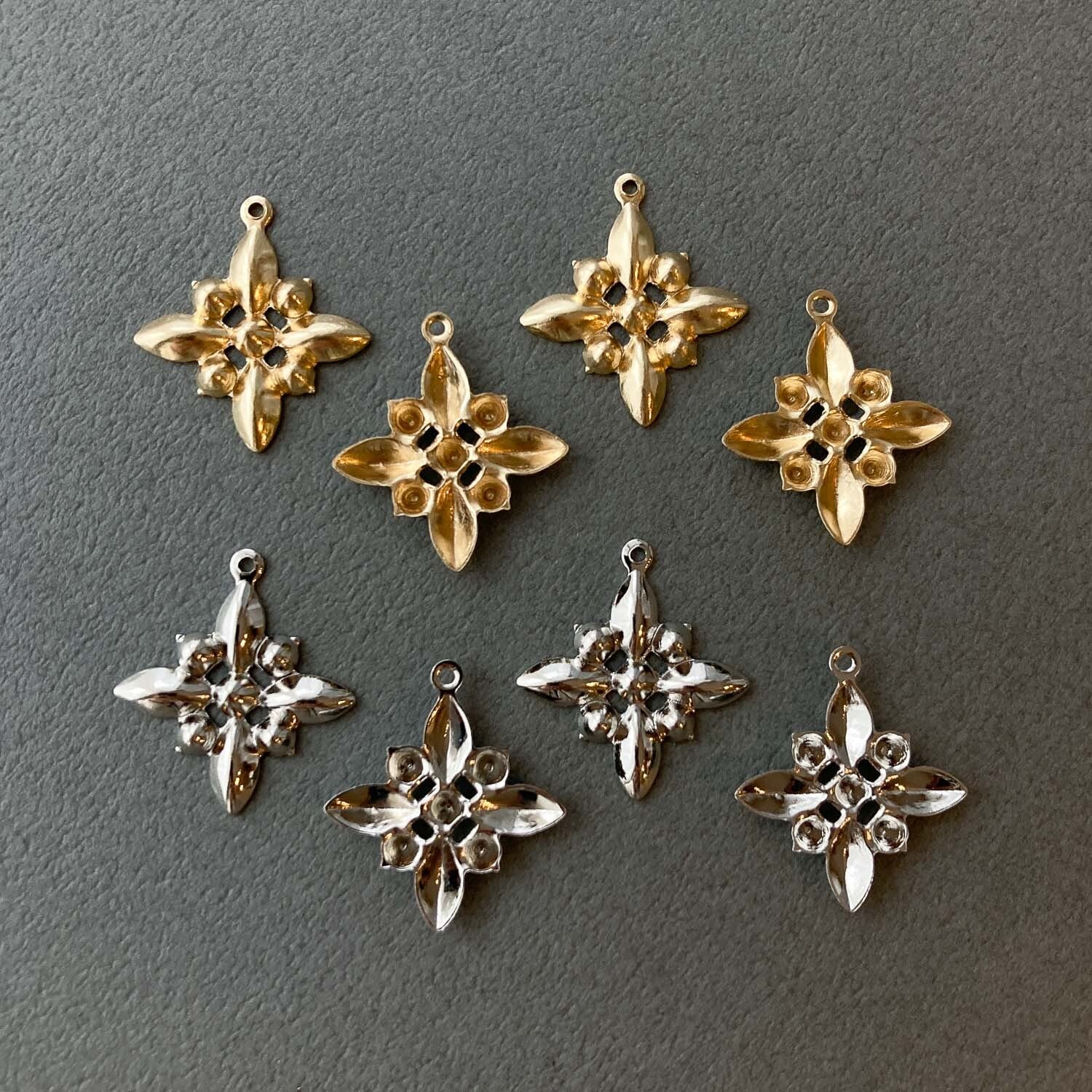 USA真鍮 なつめクロスセッティングチャーム