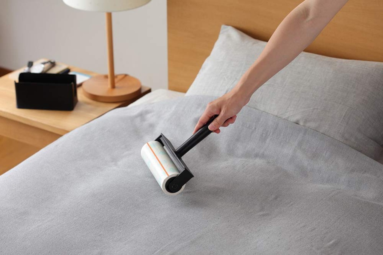 ニトムズ コロコロ 本体 スタンダードSC コンパクト スッキリ収納 スパっと切れる カーペット対応 80周 1巻入 ブラック C4606