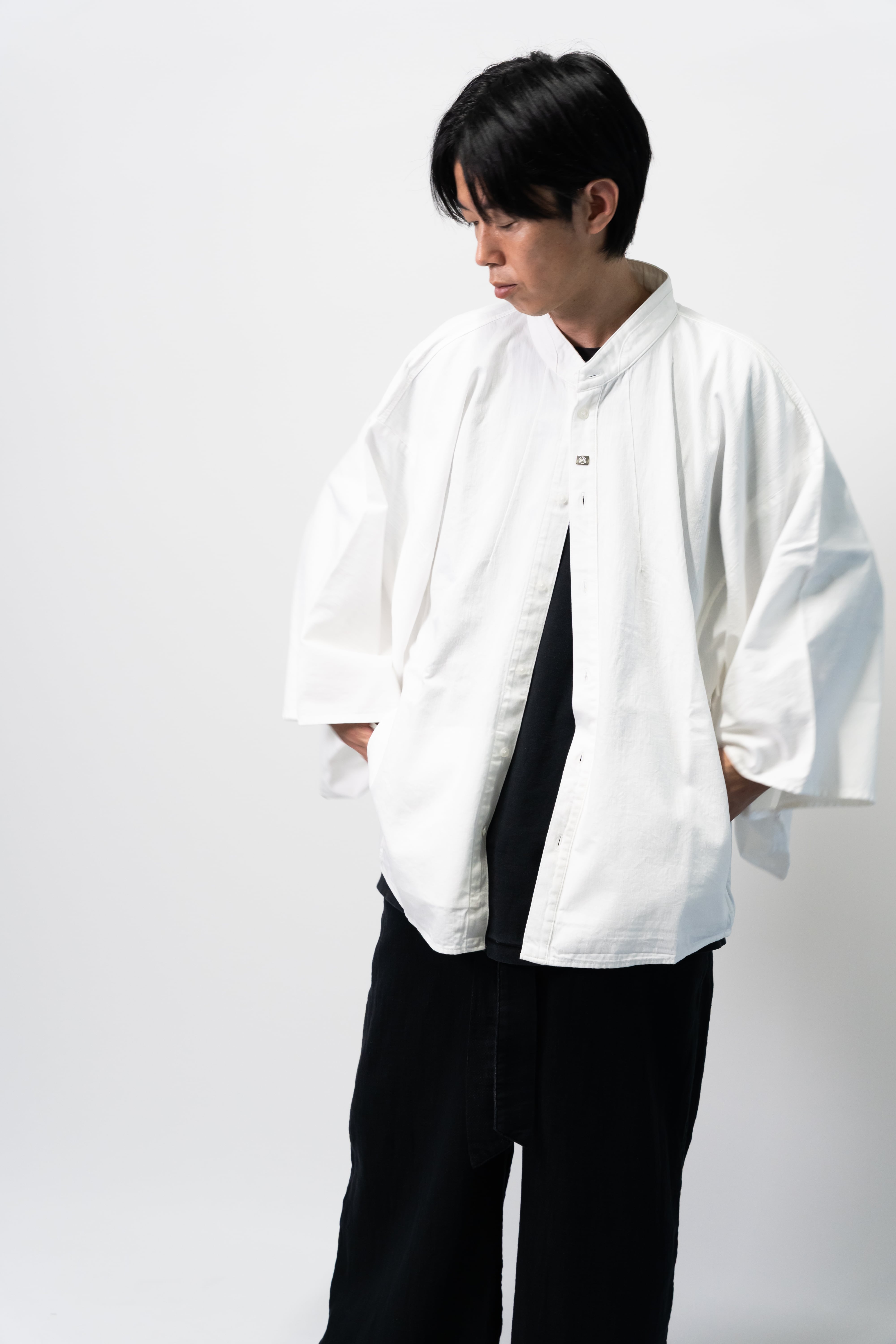 モアアバウトレス　デニムシャツ 数量限定｜再販】Kimono Denim Shirt｜和モダンを纏うデニムシャツ