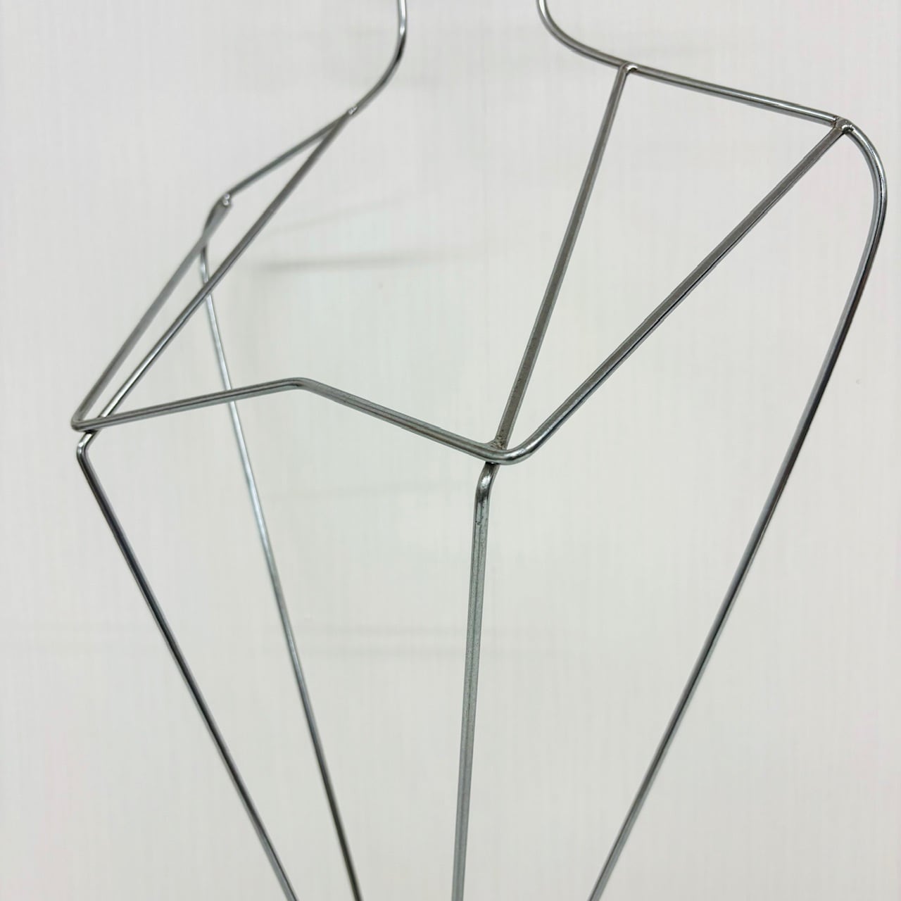 古い洋服店 アイアン ワイヤー トルソー マネキン ディスプレイ