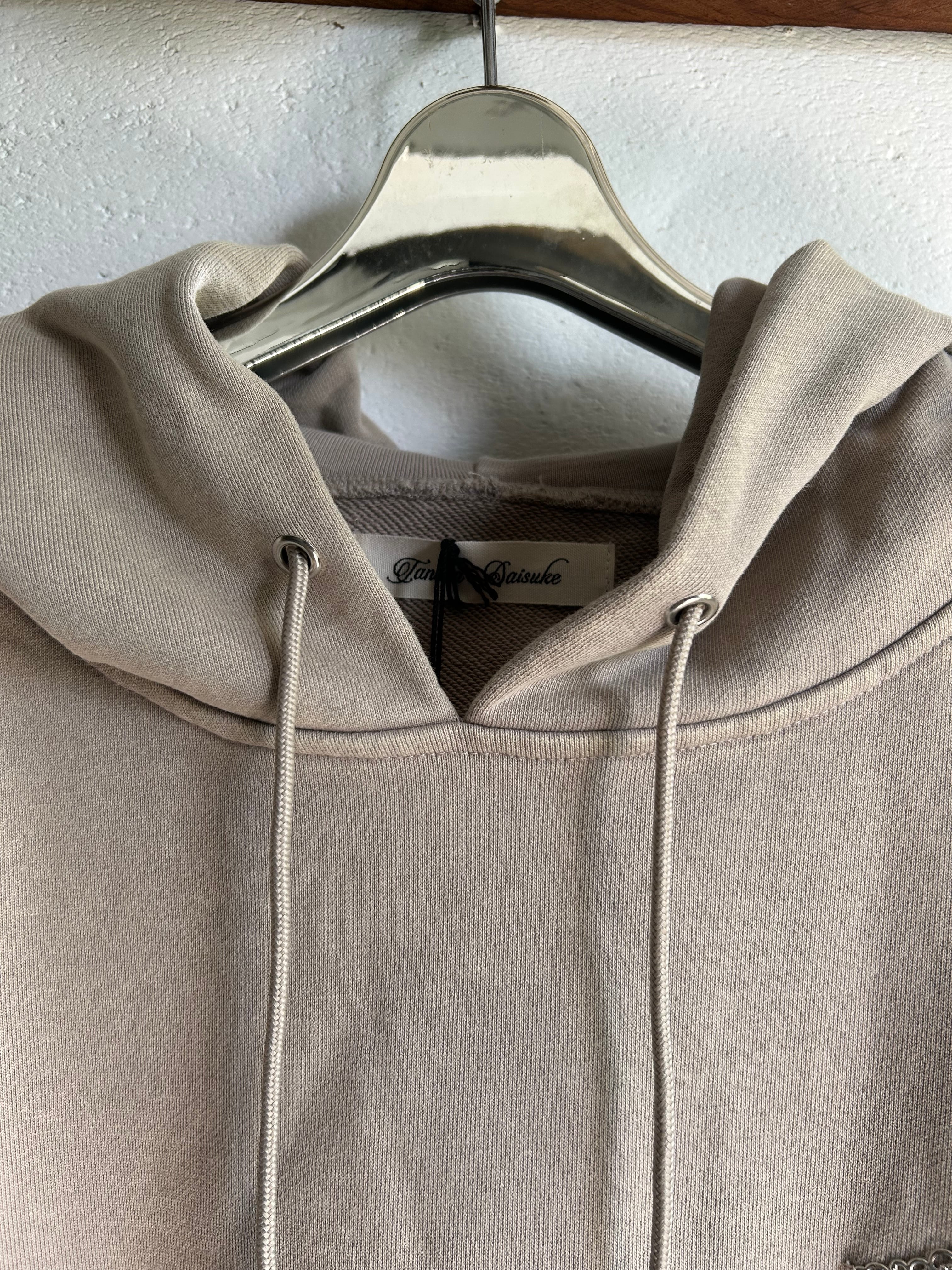 tanakadaisuke bijou tiara hoodie Beige | AAR