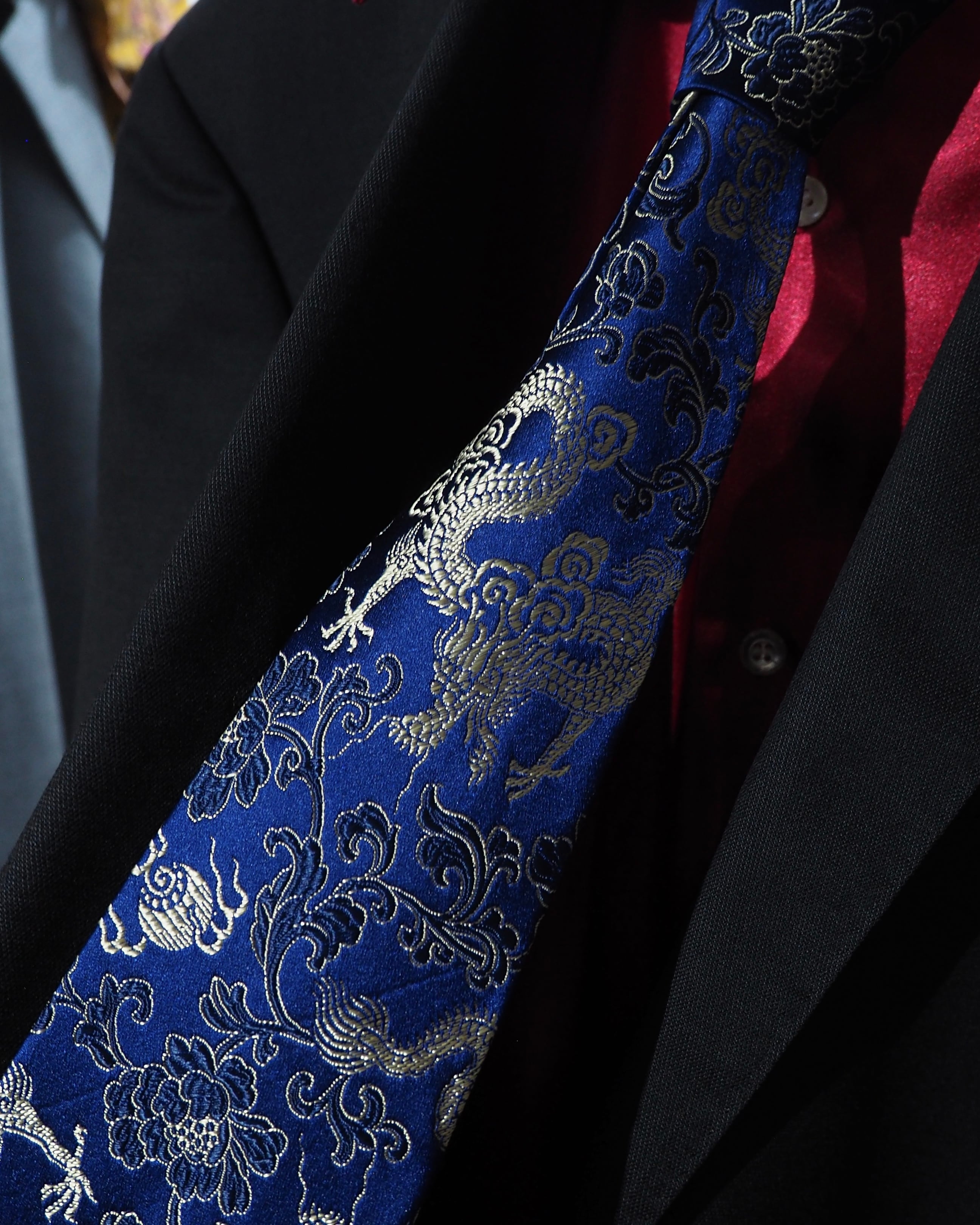 " 花鳥風月 " Oriental pattern Embossed vintage Tie