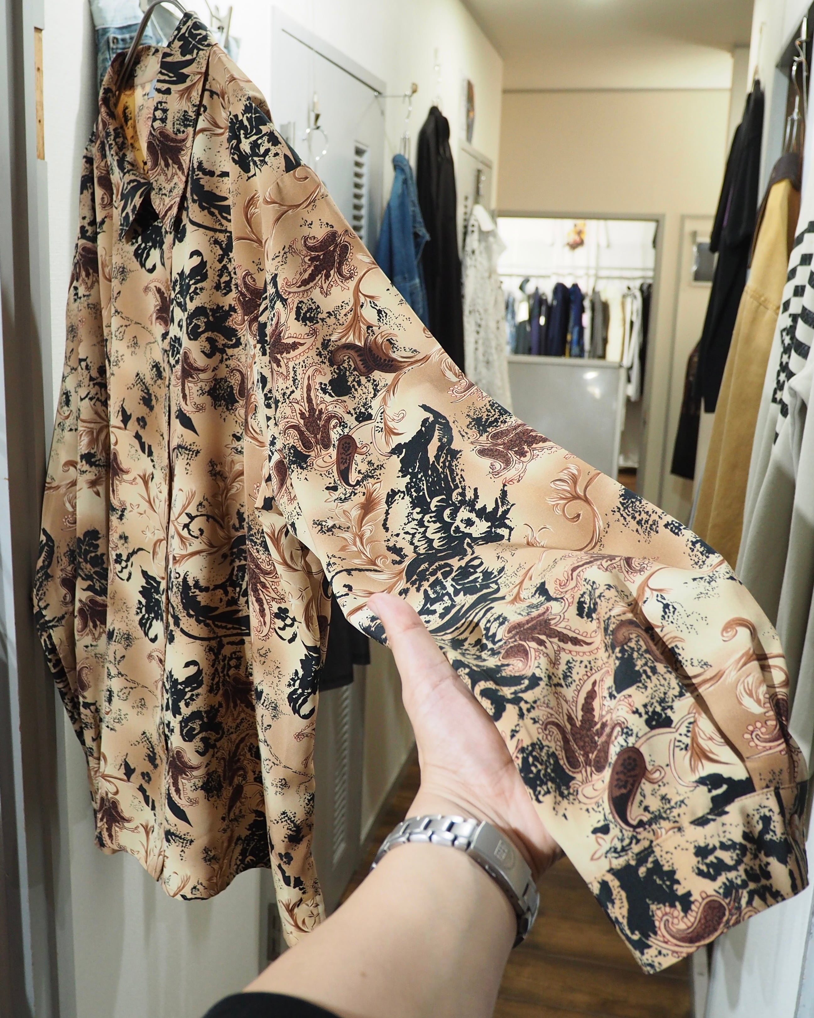 Beautiful Classic Flower All Over Pattern Drape Open Collar Shirt