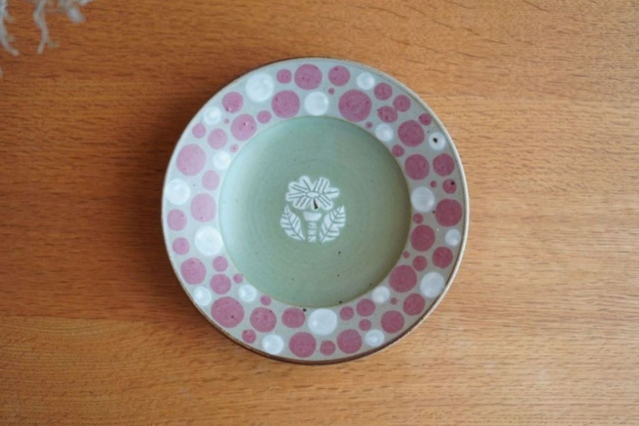 砥部焼の桜材額飾り   壁掛けも出来ます。 砥部焼の桜材額飾り 壁掛けも出来ます。