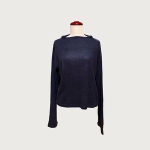 ロングスリーブがかわいい！キレイに魅せるトップス ボトルネックカットソー｜ネイビー