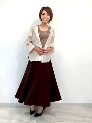 フレアスリーブブラウス