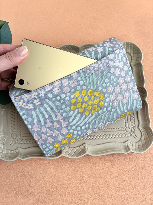 病院いくならひとまとめケース（お花畑）