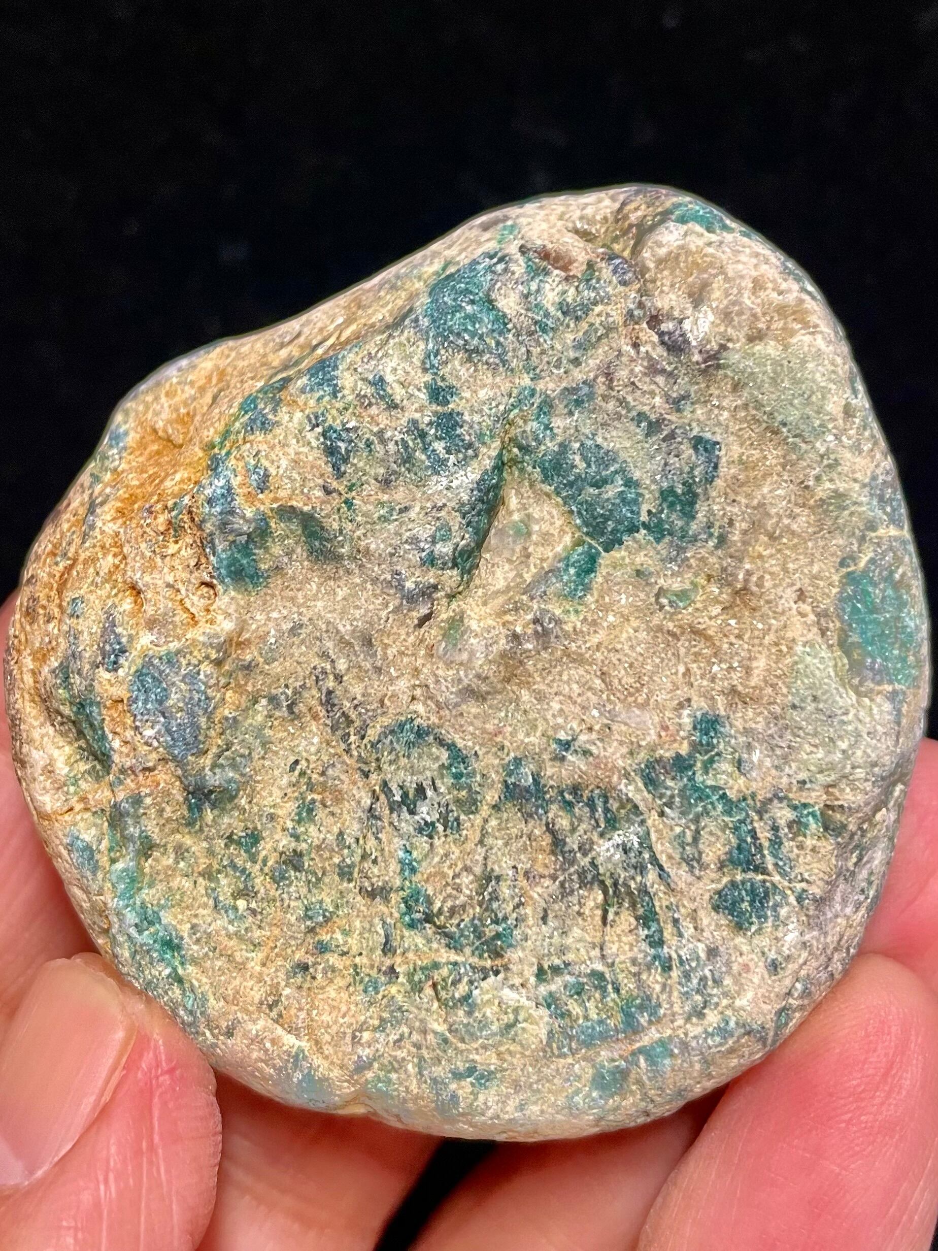 5) 日本人の「心」に寄り添う御守り!深遠なる錬金術「糸魚川リストベナイト」きつね石・大型