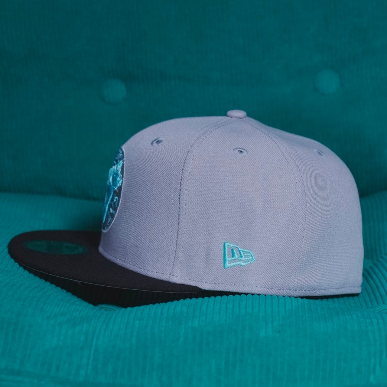 【gifthat別注】NEW ERA 59FIFTY/5950 TORJAYCO トロント・ブルージェイズ GRAY BLACK SEAGLASS