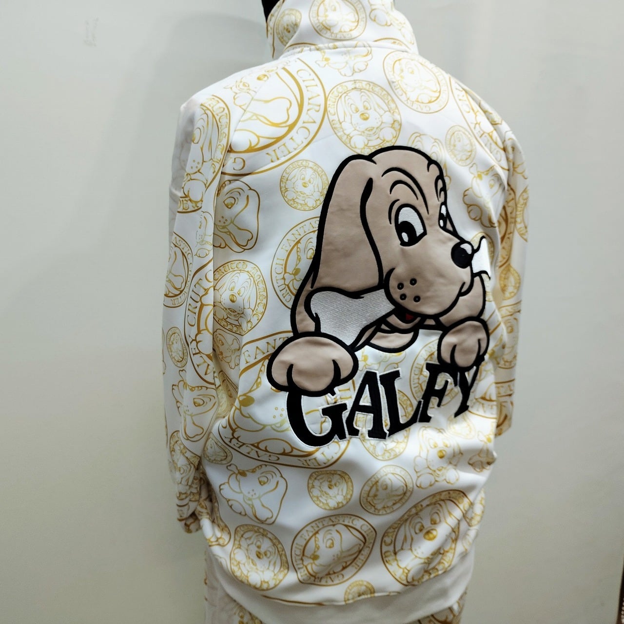 ガルフィー SATORU セットアップ L（中型犬サイズ） 白×金 | あさひや