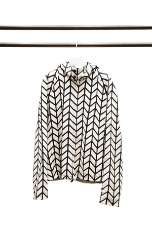 21SS "EMPORIO ARMANI" Black & Ivory Geometric Herringbone Pattern Goatskin Leather Hooded Double=Zip Jacket