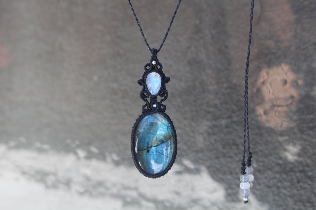 Multi color labradorite & Rainbow moonstone micro macrame pendant