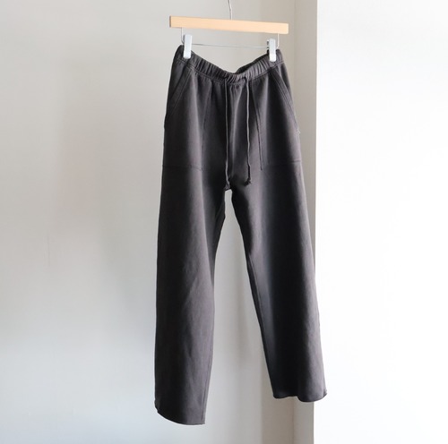 INNAT “ SWEAT PANTS  ( Sumikuro )”