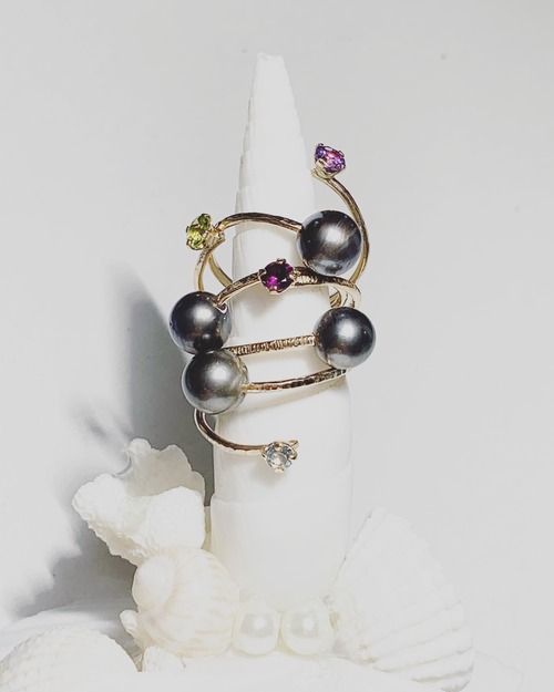 black pearl rings