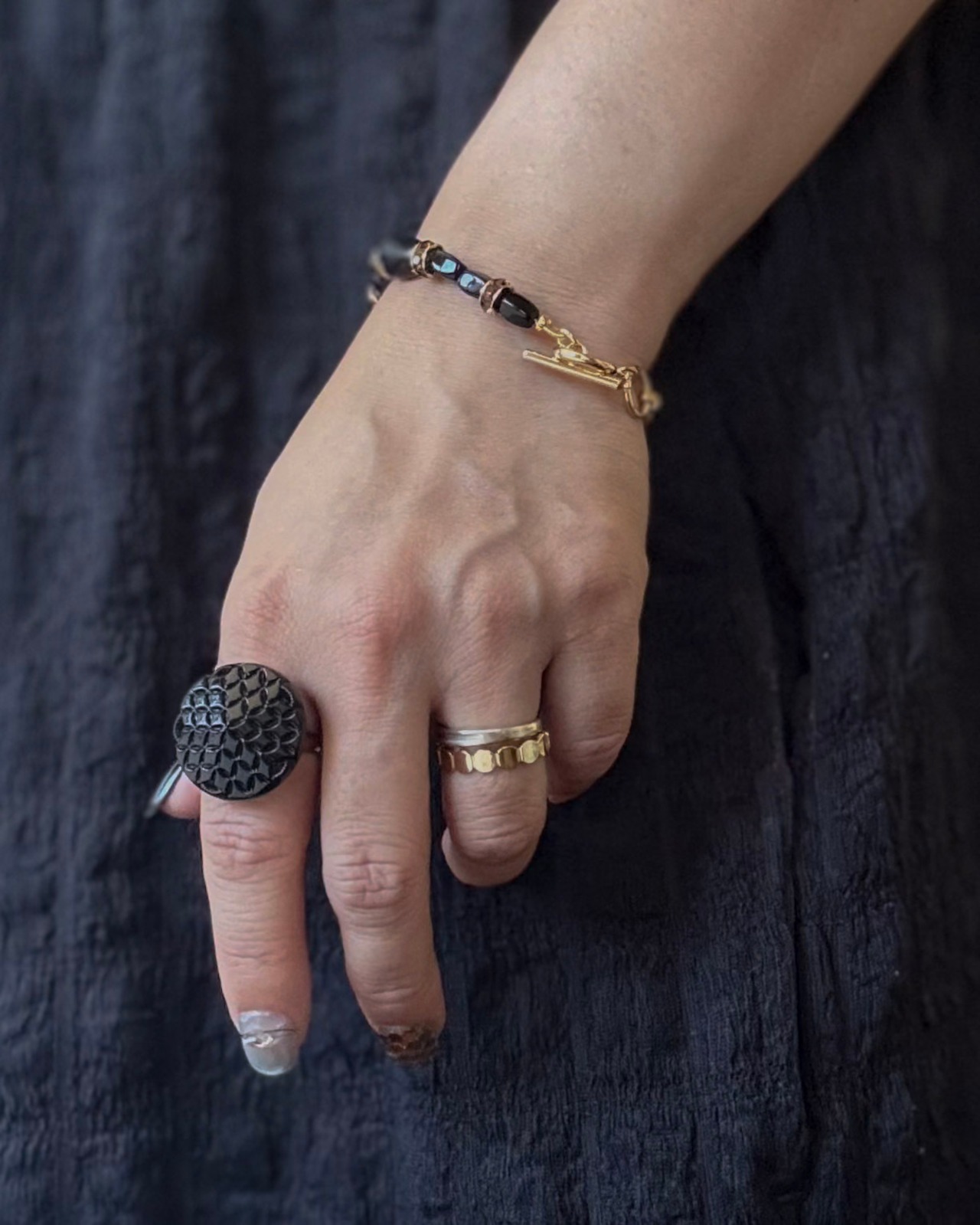 Écaille（エカイユ）ー 立体ドイツヴィンテージガラスのブラックリングセット