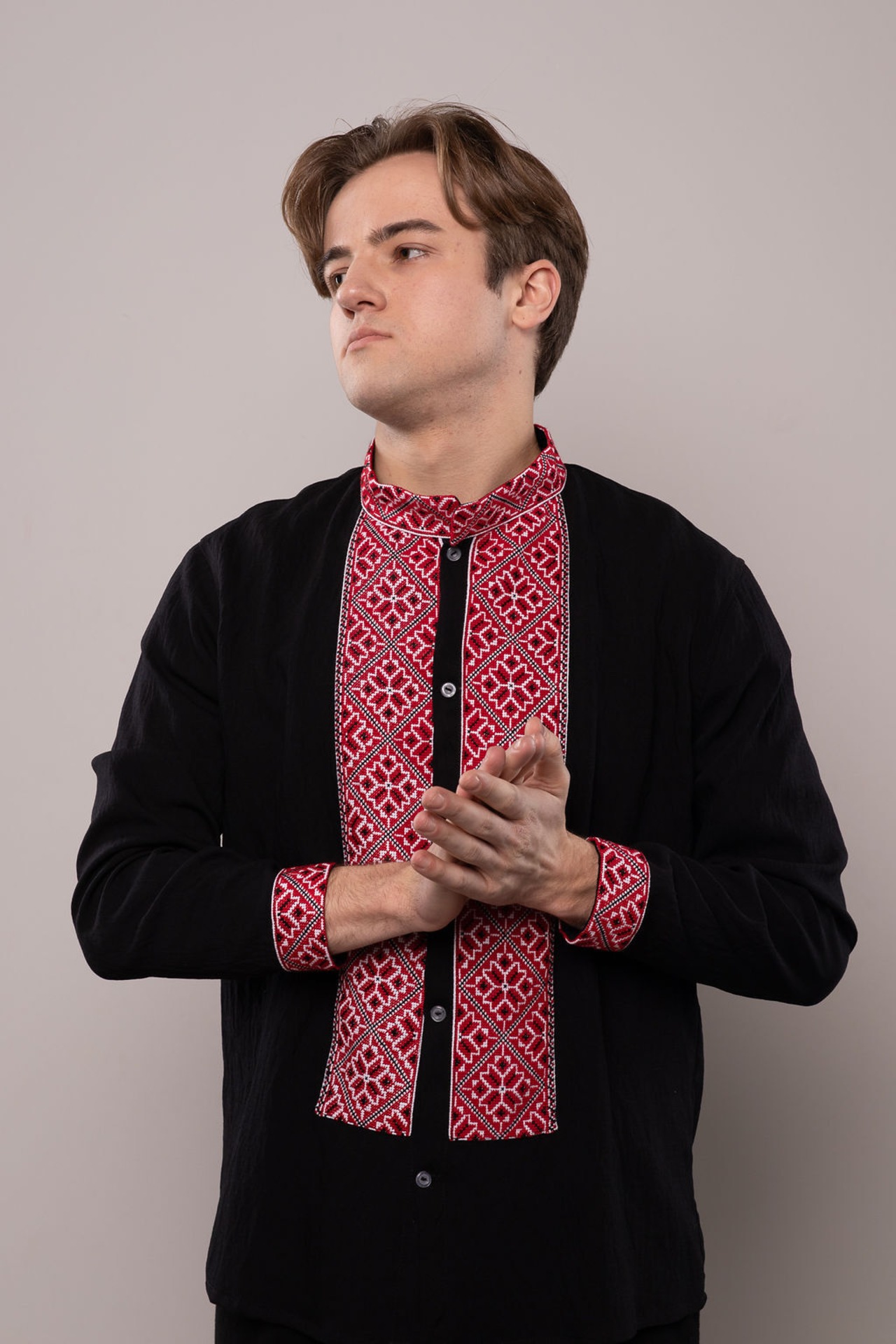 ウクライナ刺繍ヴィシヴァンカ　クロスステッチ手刺繍　Lサイズ　メンズ - 1