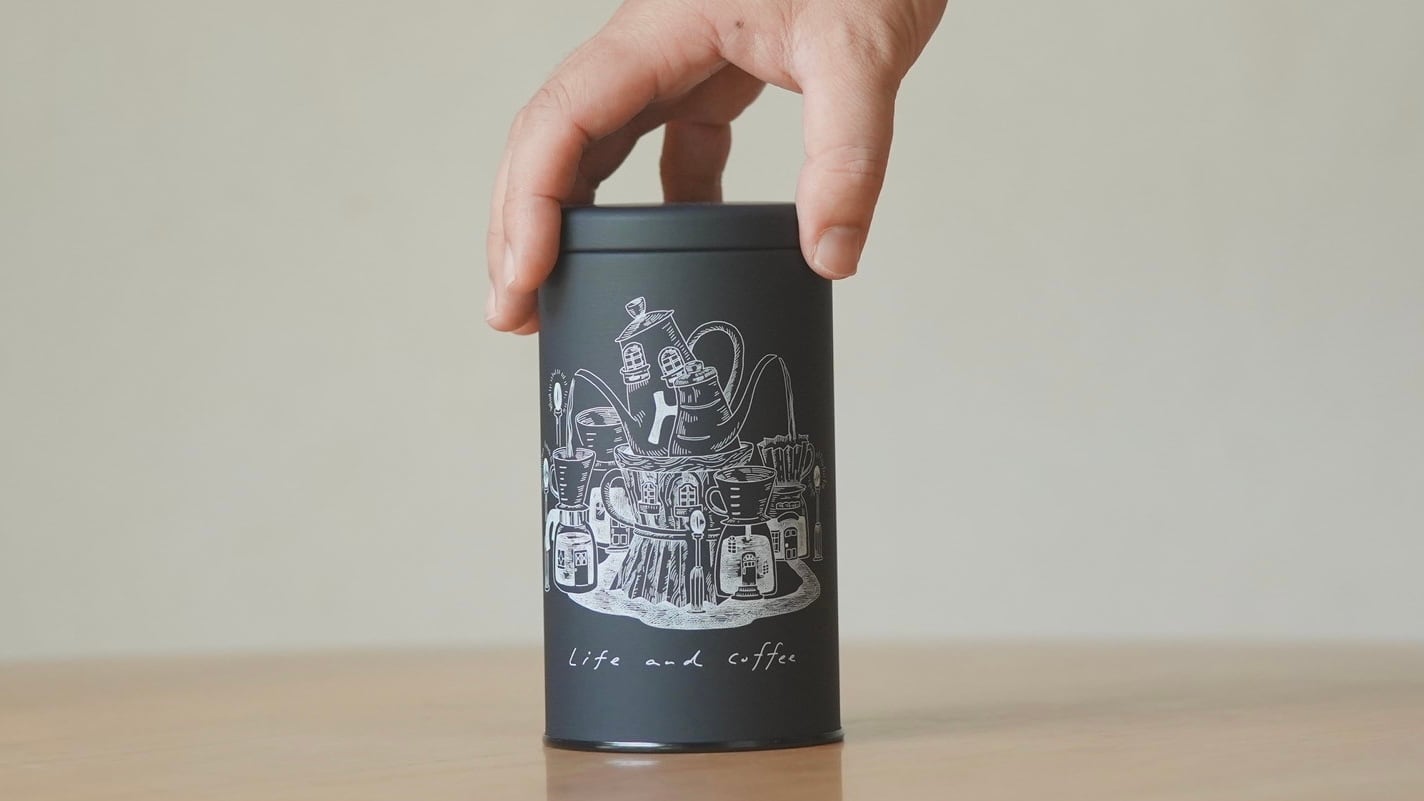 【珈琲の街】暮らしと珈琲の保存缶（ドリップの街デザイン 100g黒）