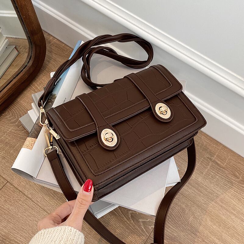 香港スタイルのレトロなスモールバッグ女性2020年秋冬の新しい流行のファッションオールマッチウエスタンスタイルのワンショルダーメッセンジャースモールスクエアバッグ Tiancai_Wing_Bag85419574567