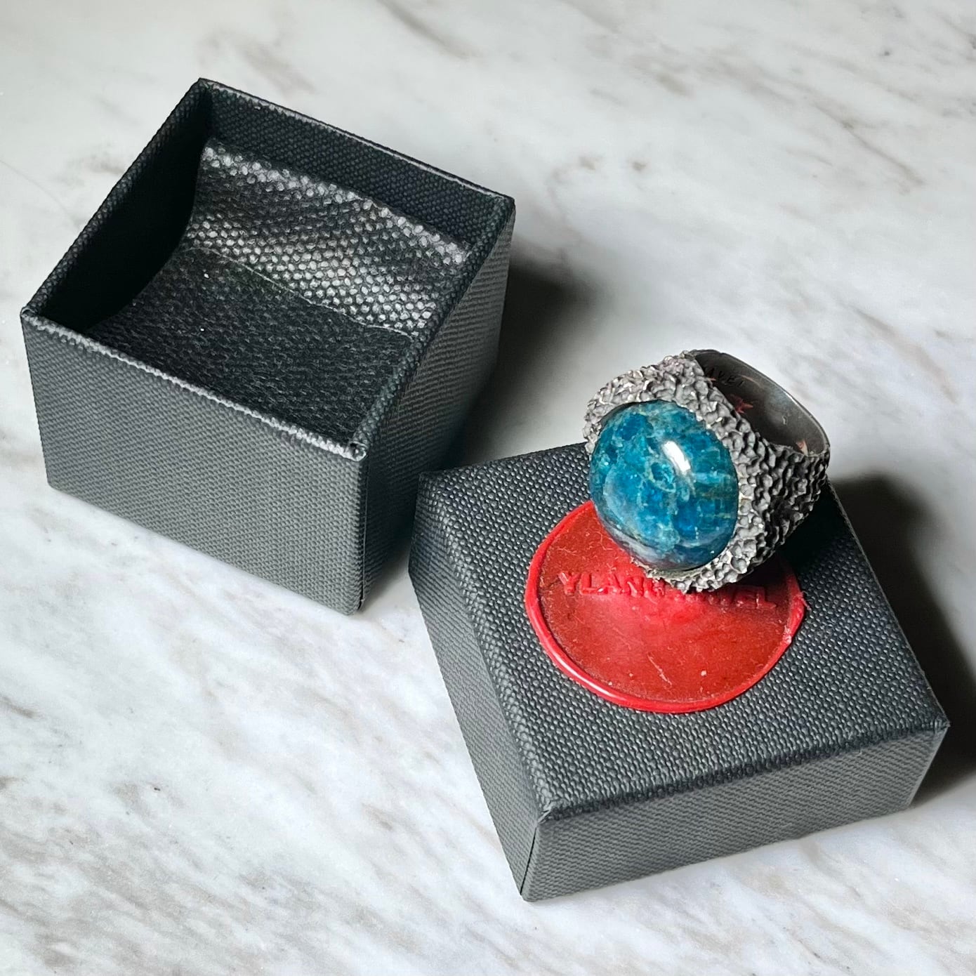 YLANG RAVEL silver abstract ring set with big blue stone | NOIR ONLINE