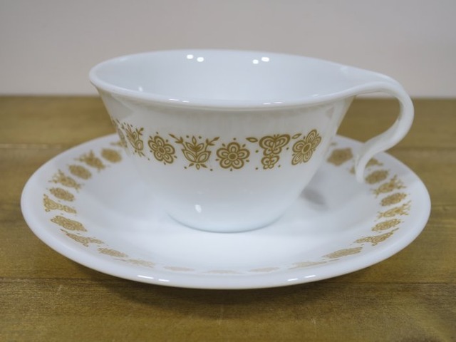 Corelle(コーニング社) バタフライゴールド C&S