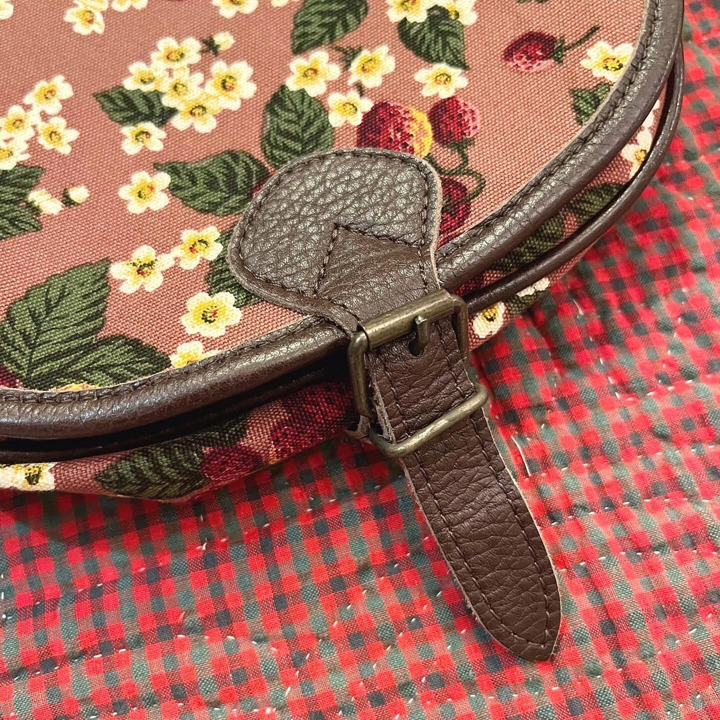 KETTY / strawberry shoulder bag