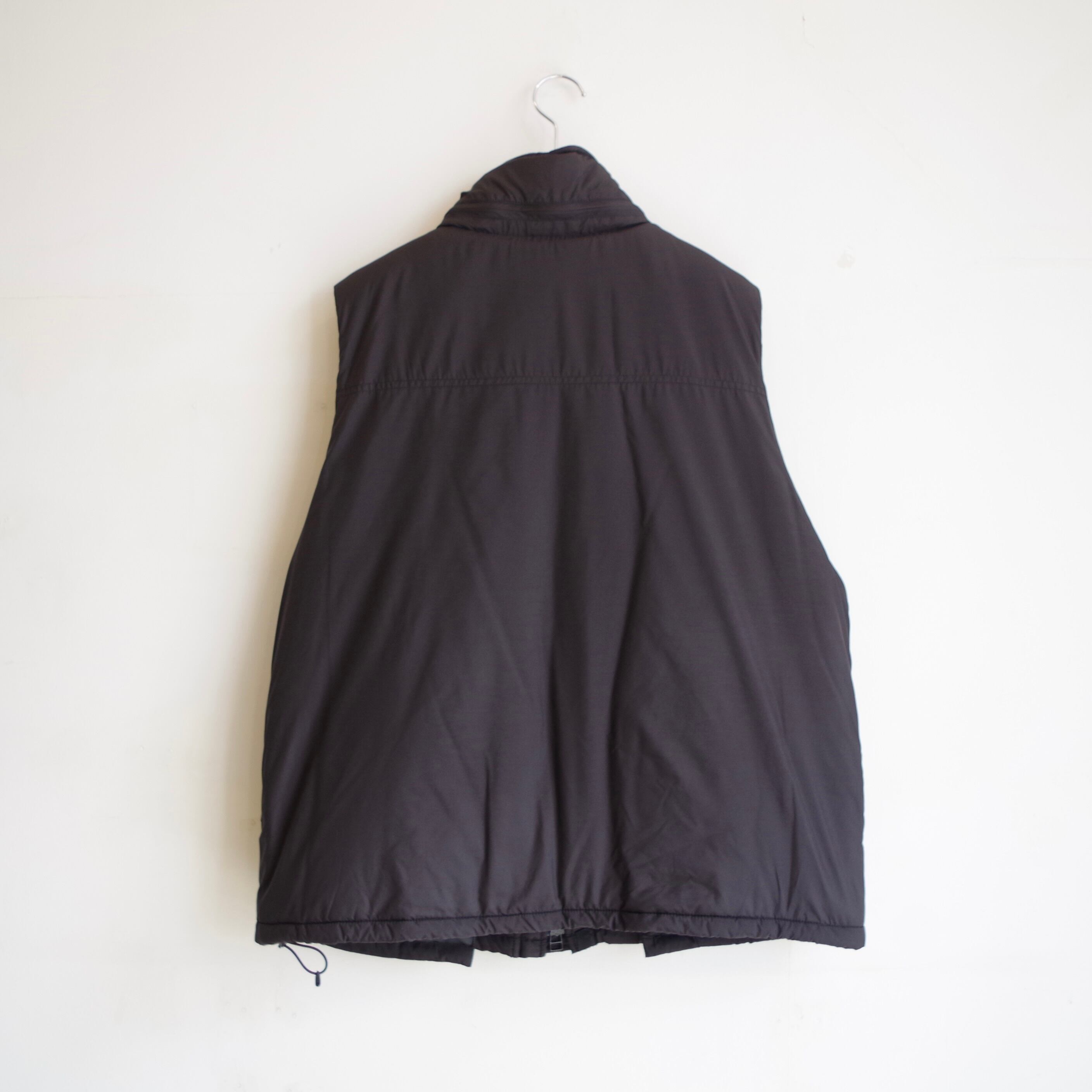 meanswhile PrimaLoft® Padding Vest Lamp Black | 1F Store