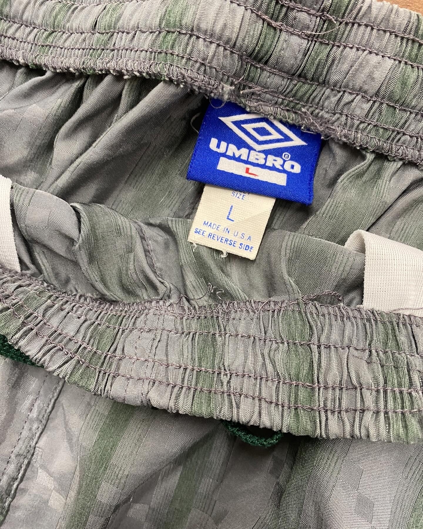 90s USA UMBRO Nylon Stripe Short Pant/34 | ACIDHOUSE