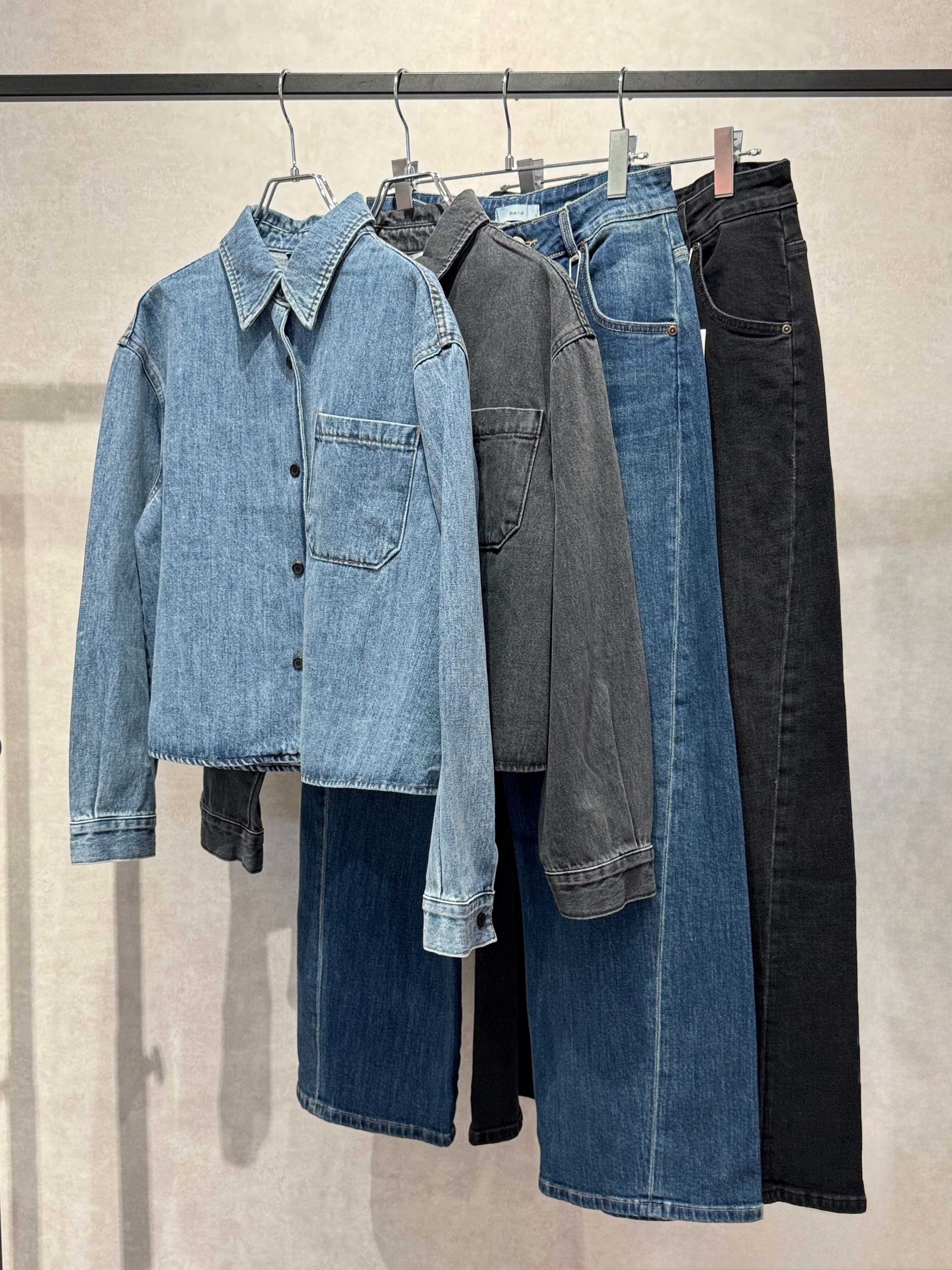 cropped denim shirt&curve stretch denim setup