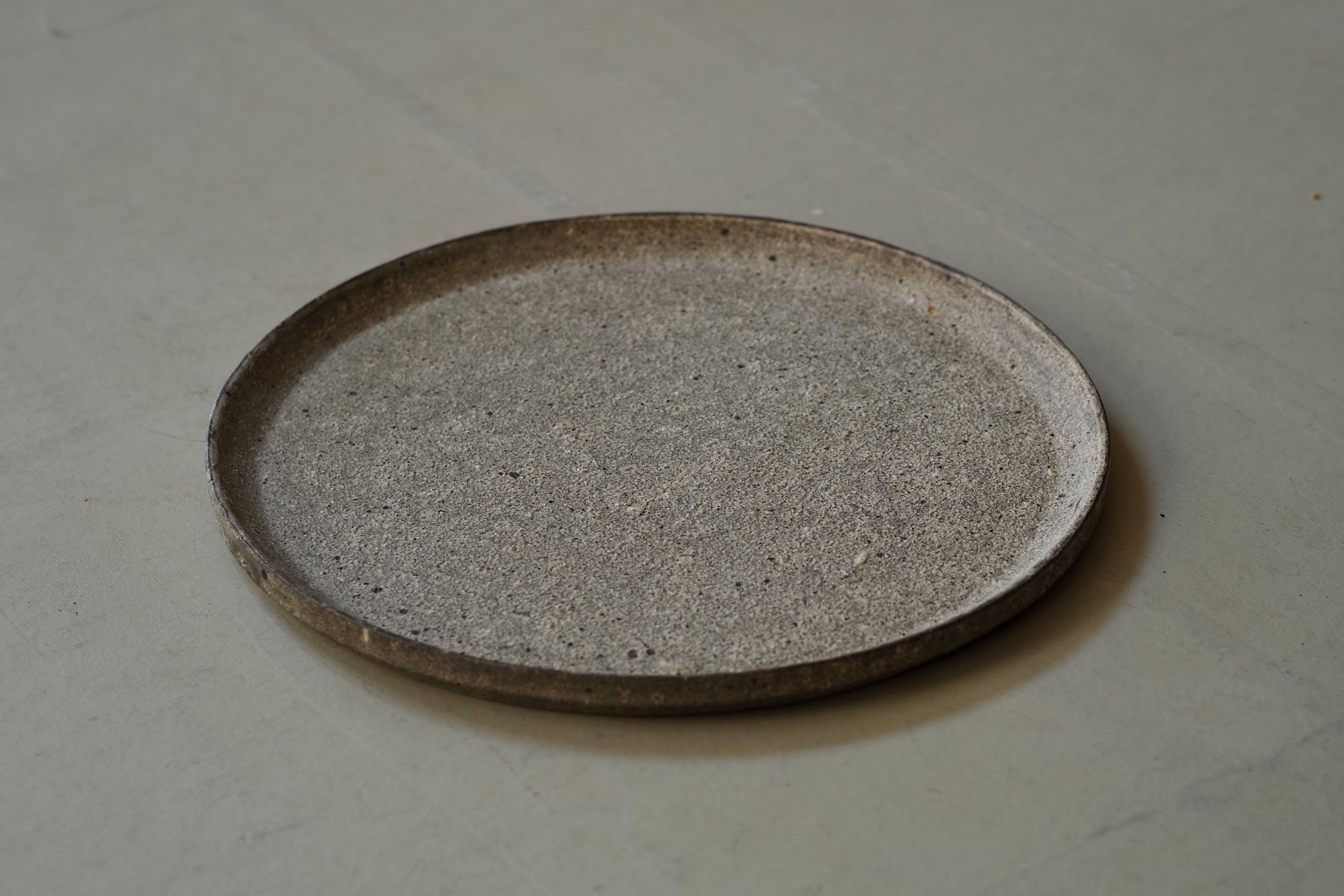 村上 躍 14.白灰化粧丸プレート | 陶屋なづな