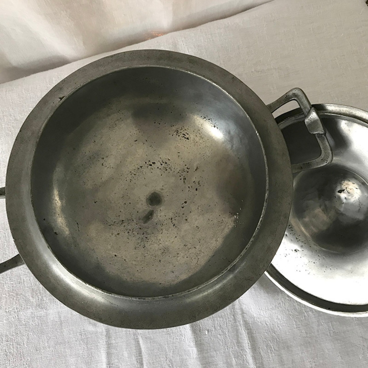 食卓用深皿　スタンド・蓋付きボール すず/ピュータ　スープチュリーン　チューリン 12KWag30