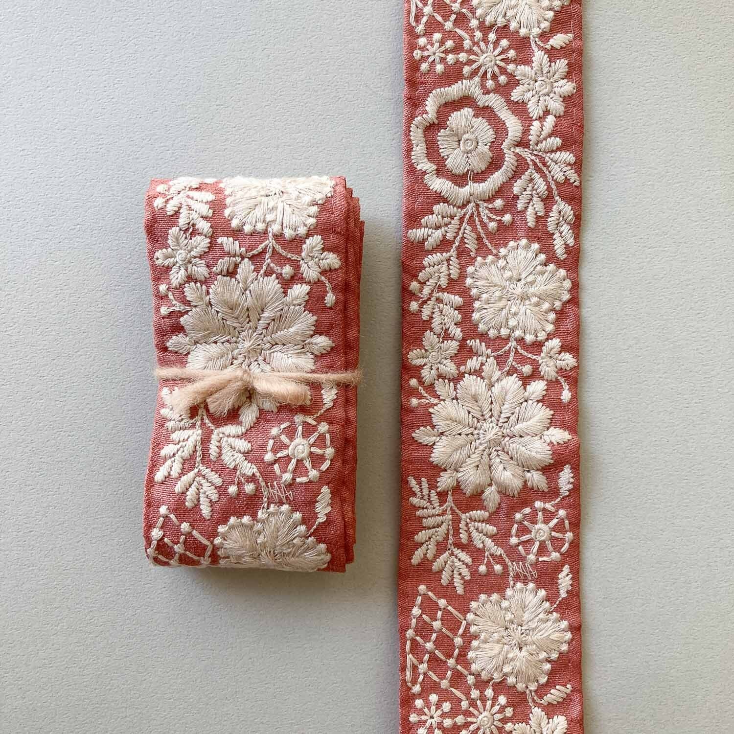 感謝価格❤光沢のある刺繍がかわいい❤インド刺繍リボンタッセル 感謝価格❤光沢のある刺繍がかわいい❤インド刺繍リボンタッセル