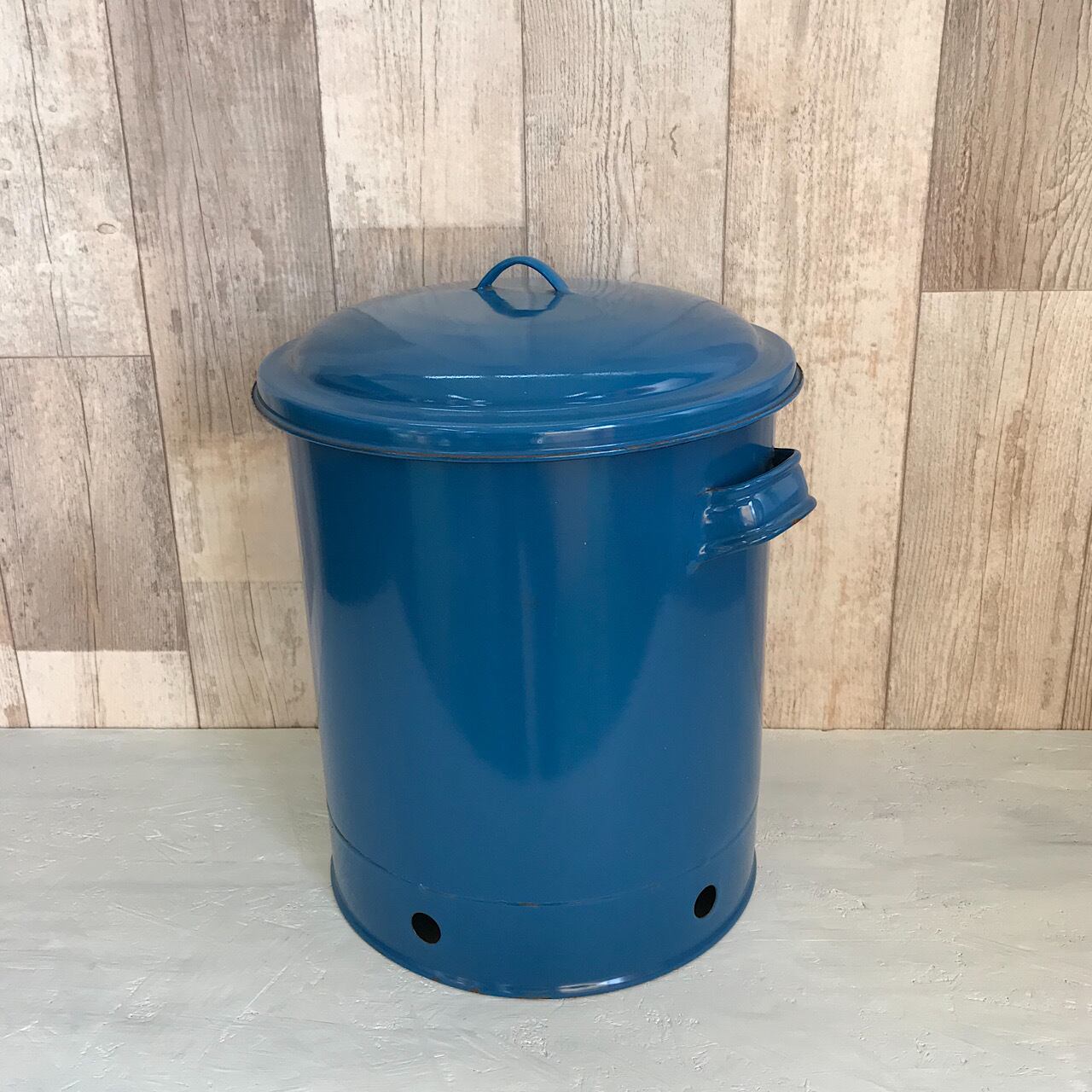 ホーロー　レトロ　昭和　タンク　バケツ　蛇口付き　ブドウ ホーローレトロ昭和タンクバケツ蛇口付きブドウ