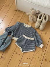 韓国子供服 / BANANA J / 26Autumn / ニット ボーダー スウェット / 秋服 / キッズ *XS~JS*