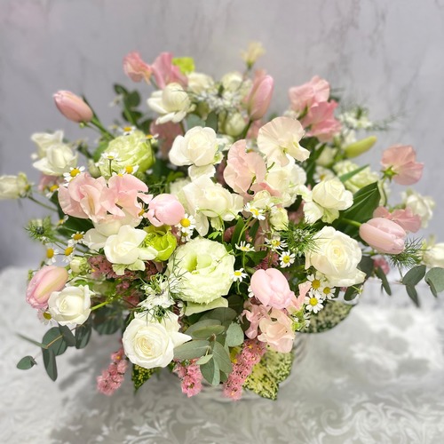 【季節のお花】お任せアレンジメント 画像