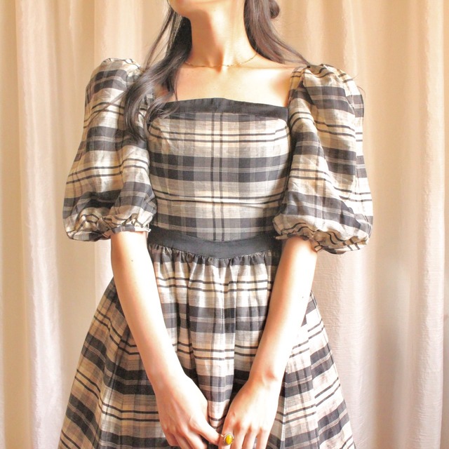 パフスリーブ　チェックワンピース　ブラック