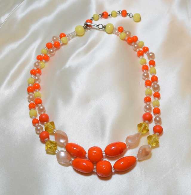 VINTAGE beads necklace