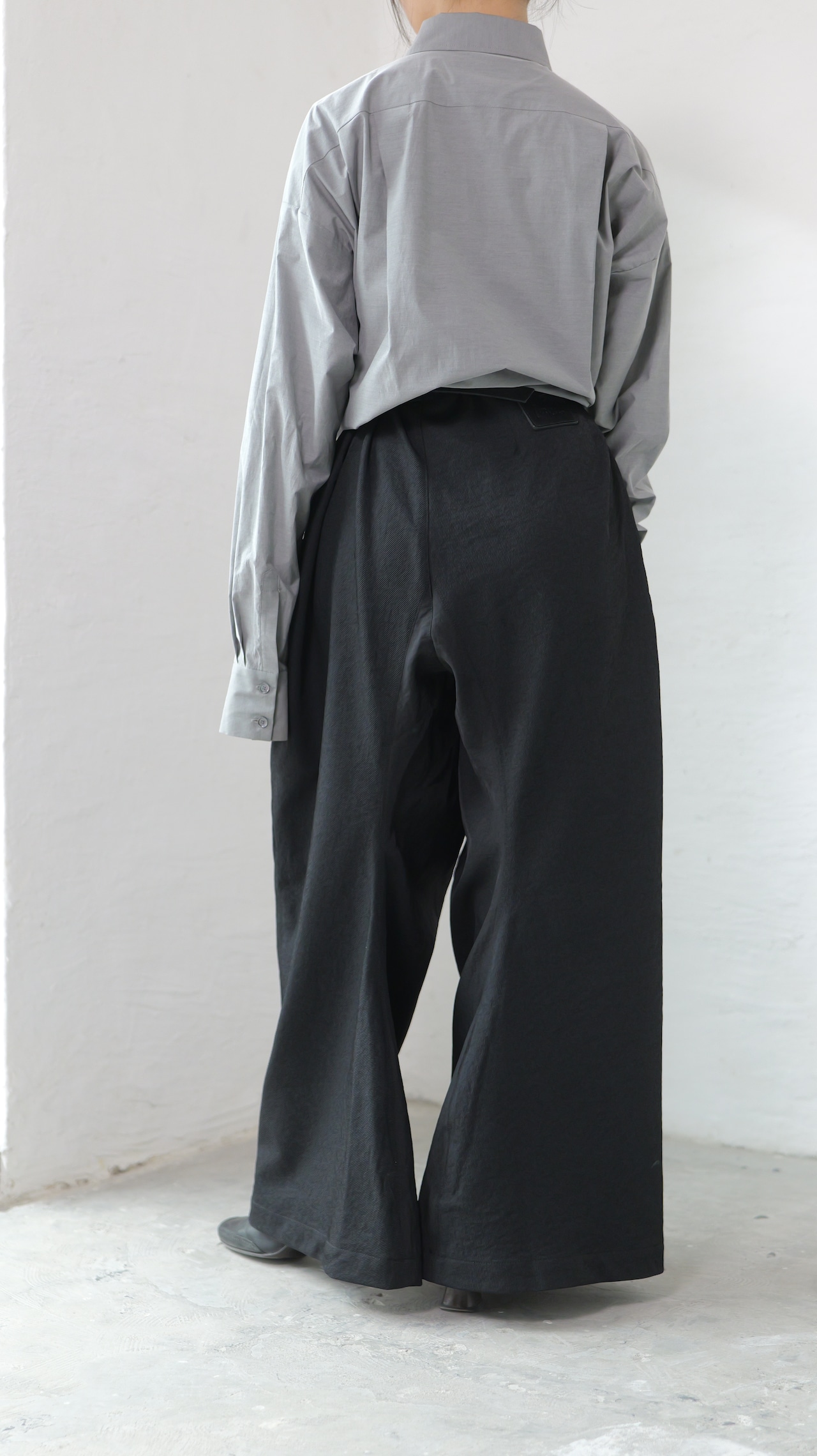 i’m here - “He is twitted” Pants :Black|ツイスト立体パターン/軽量ポリエステル/レザーパッチ