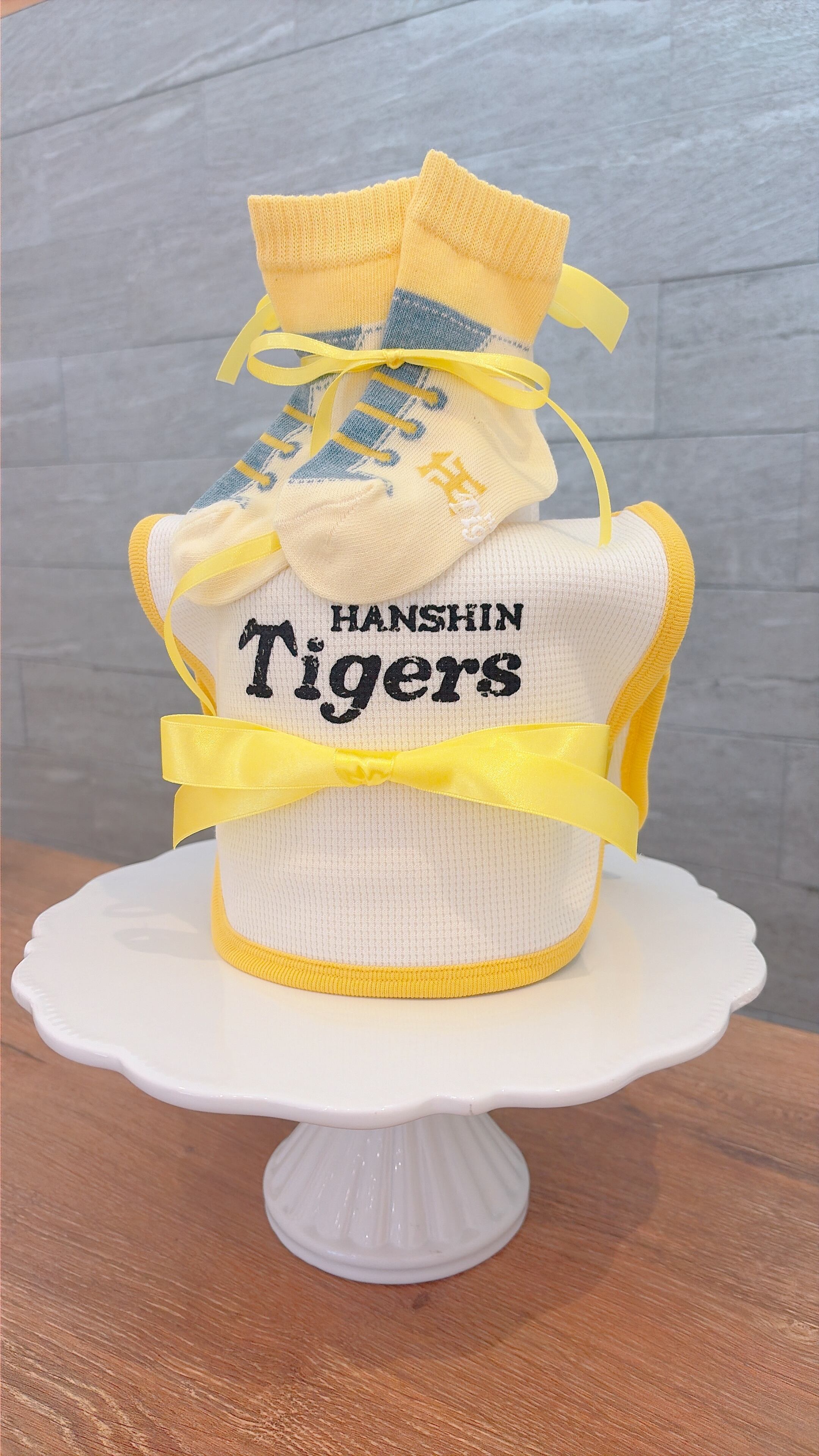 阪神タイガースおむつケーキ