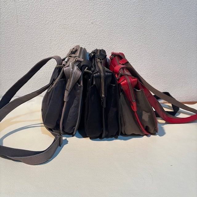 B.stuff　再入荷　ナイロンコンビショルダーバッグ