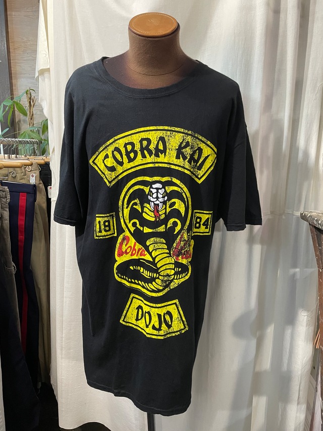 COBRA KAI プリントTシャツ　TVドラマ ベストキッド  コブラ会　