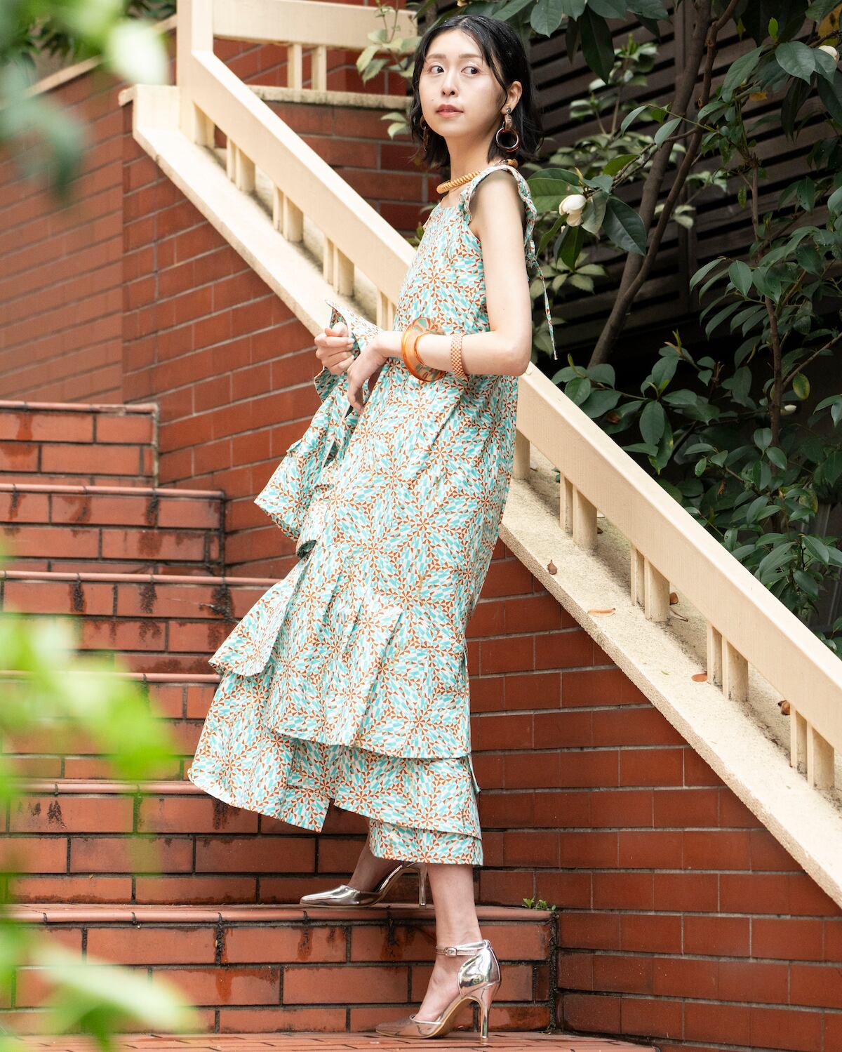 アシンメトリーフリルワンピース スカイブルー （ガーナ産上質