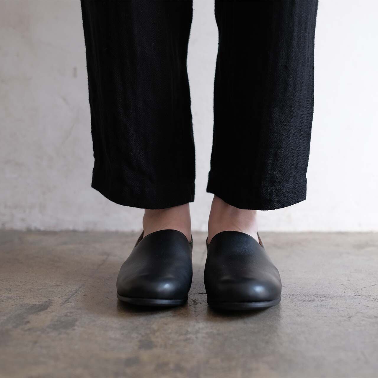 unisex egg pants C／herringbone linen〈black〉 | SALUÉ