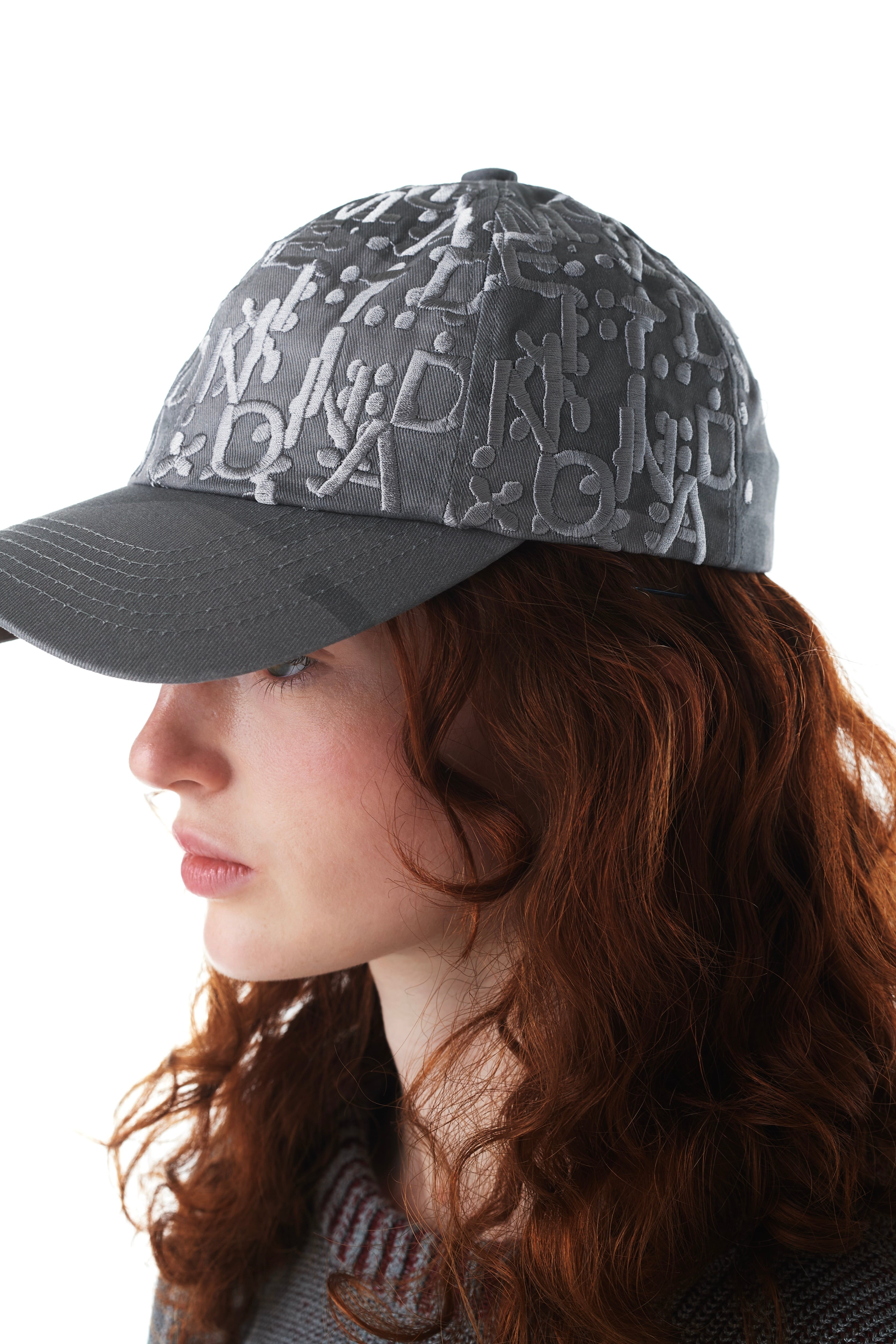 TOY / GRAY | GADID ANONIEM