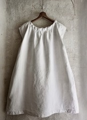 フランス 1900s リネン 小さなレースとピンタックとギャザーワンピース アンティーク