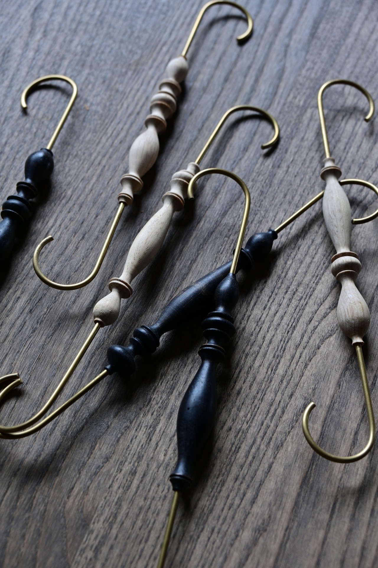 古橋治人作　S字フック オイル仕上げ［2104920000022］ |  S-Hook – Oil Finish by Haruto Furuhashi