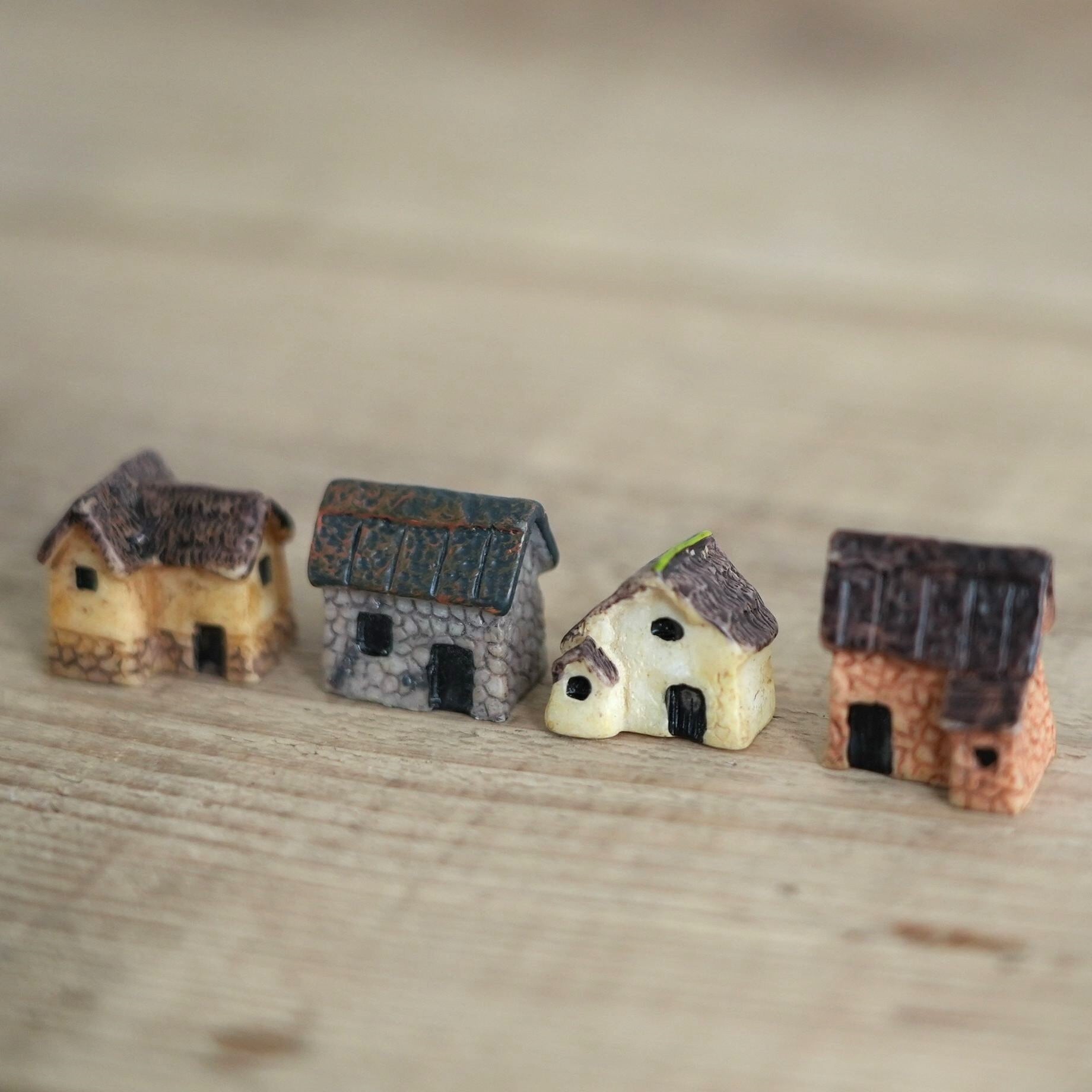ミニチュアの家フィギュア4種セット【苔テラリウム用】 | 苔テラリウム
