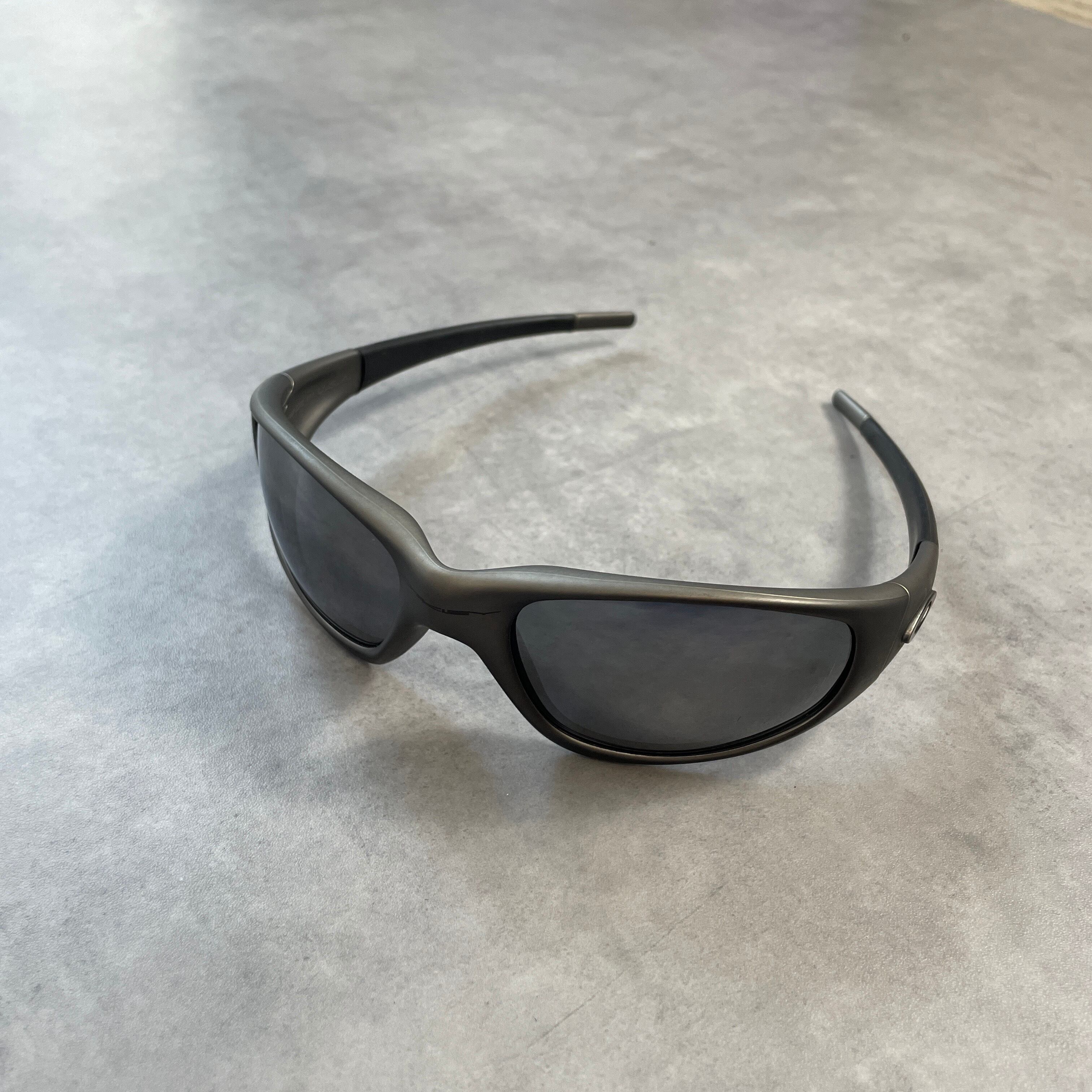 00s OAKLEY straight jacket Y2K eyewear