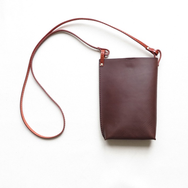 Italian leather pochette「streamline」CHOCOLATE