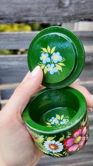 ペトリキウカ塗り　木製小物入れ・ジュエリーボックス（ティモシェンコ作）ウクライナ製