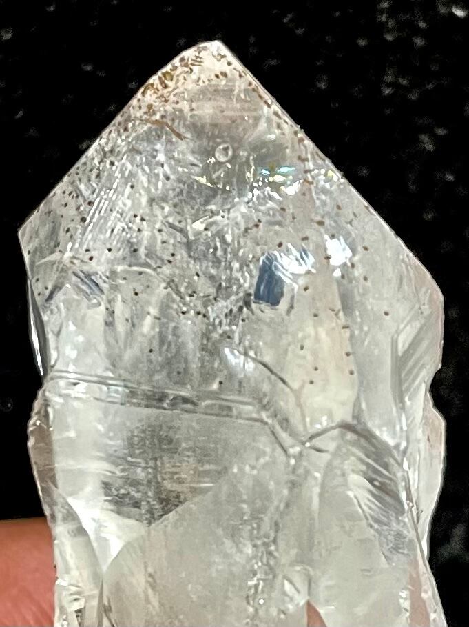 5) ゲーサイト(針鉄鉱)on「ホワイト・アメジスト」